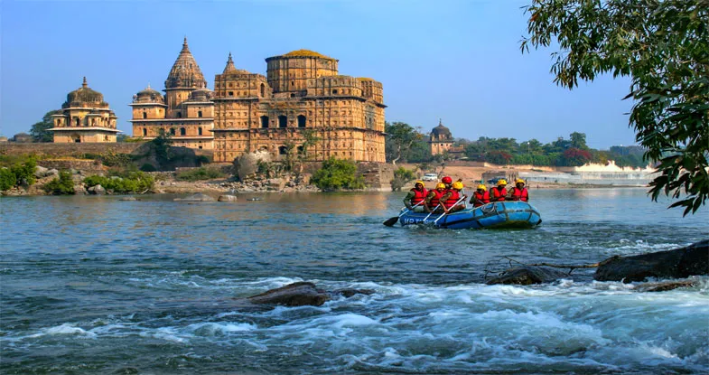 Rafting on River Betwa in Orchha Image